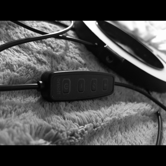 LED RING LIGHT STAND! <3 - Picture 3 of 4